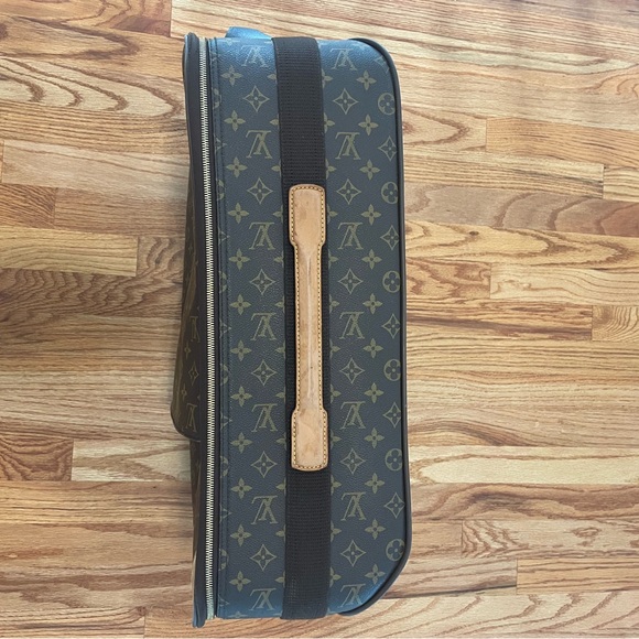 For Sale! Louis Vuitton Pegase 55 carryon suitcase. - Picture 3 of 15